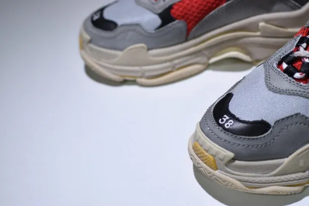 BalenciagaMen's & WMNS Vintage Triple S Trainers - Multi