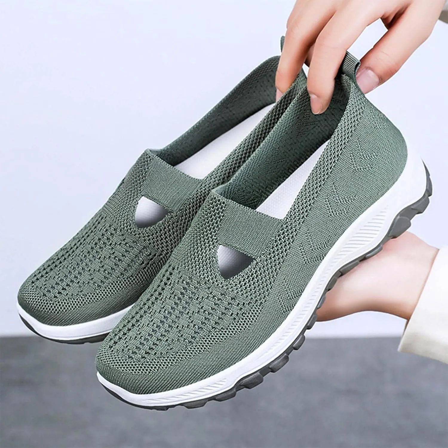 Fashion Summer Women Sports Shoes Flat Bottom Non Slip Mesh Hollow Upper Breathable Soft Women Summer Casual Sandals