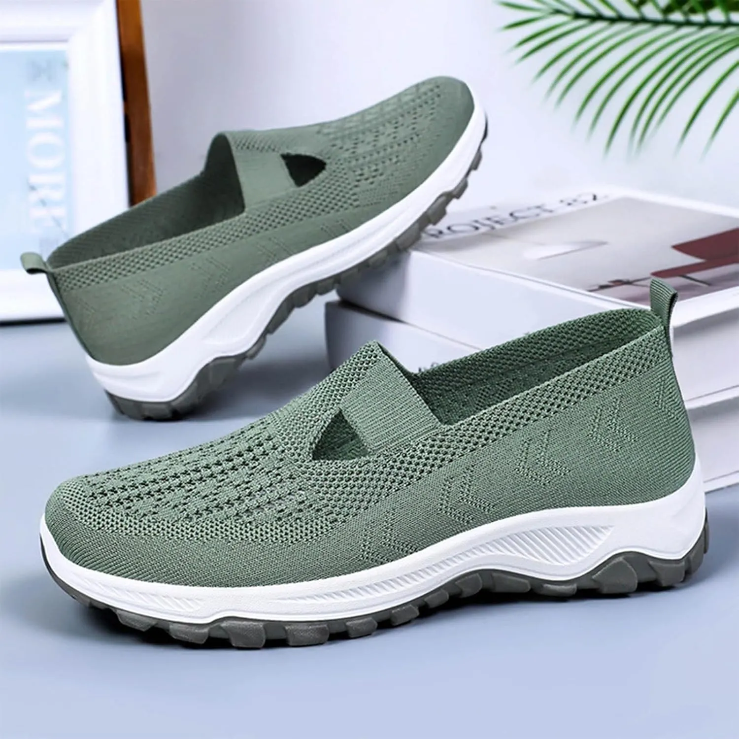 Fashion Summer Women Sports Shoes Flat Bottom Non Slip Mesh Hollow Upper Breathable Soft Women Summer Casual Sandals