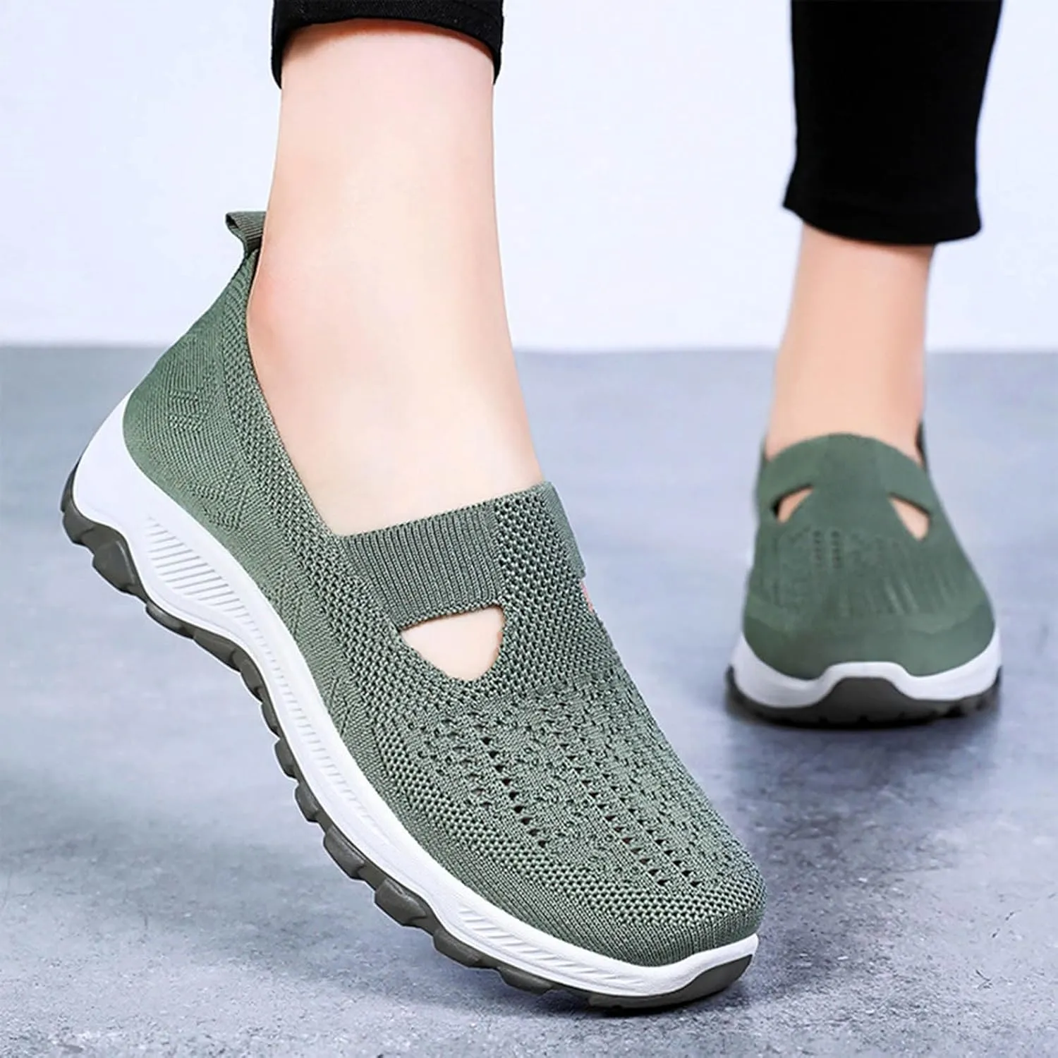 Fashion Summer Women Sports Shoes Flat Bottom Non Slip Mesh Hollow Upper Breathable Soft Women Summer Casual Sandals