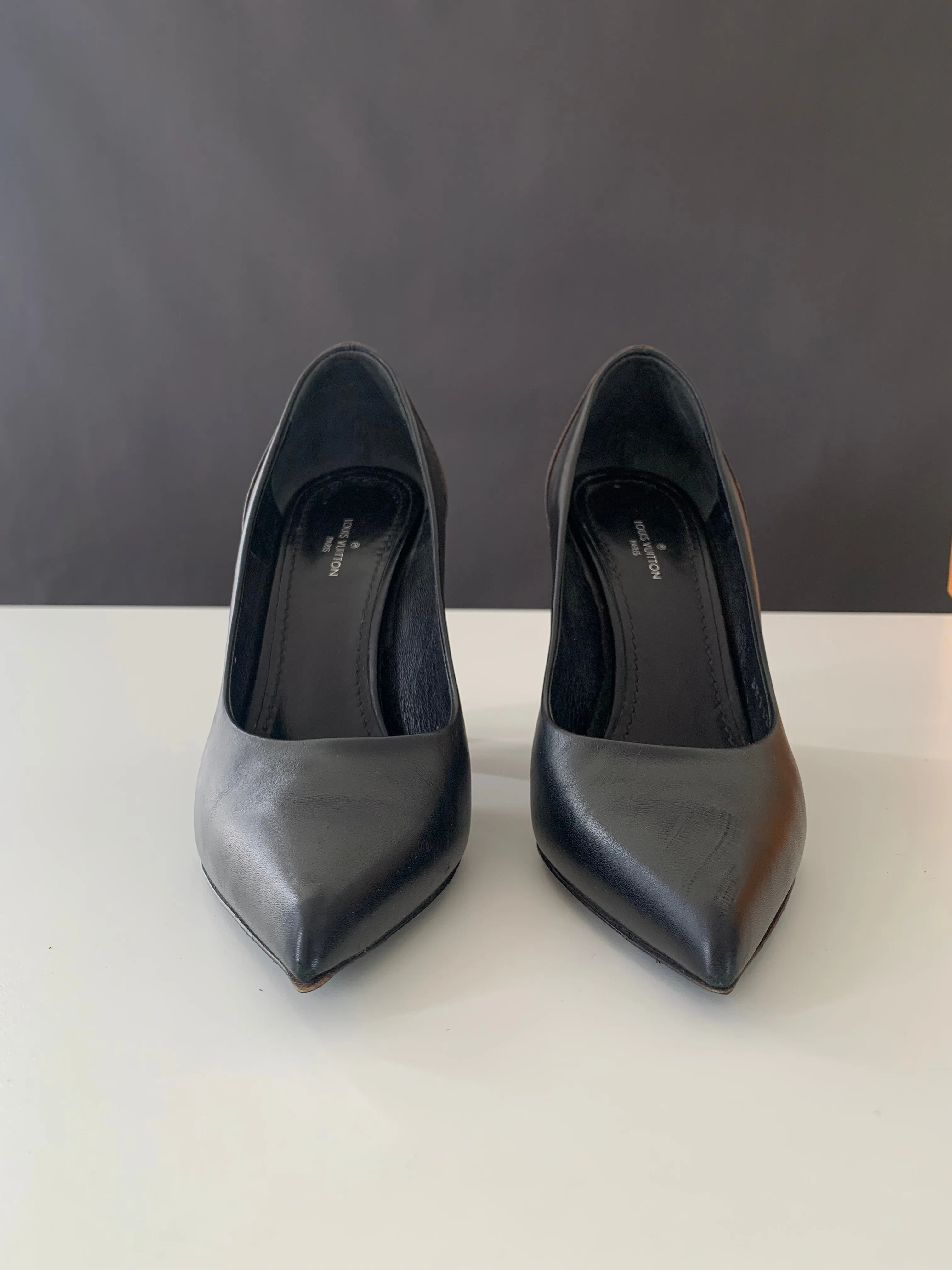 <b>LOUIS VUITTON </b> <br>Matchmake Pumps 37