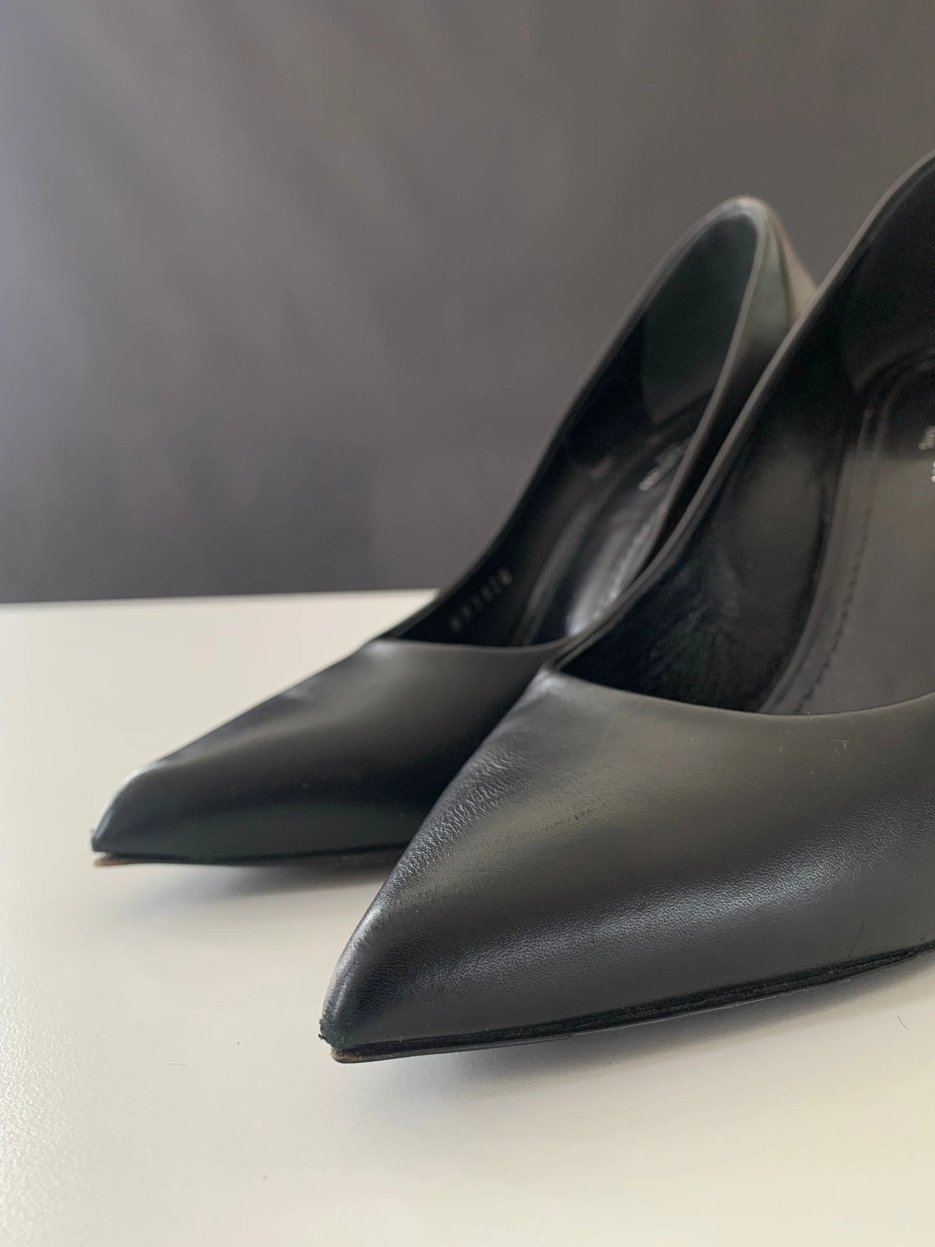 <b>LOUIS VUITTON </b> <br>Matchmake Pumps 37