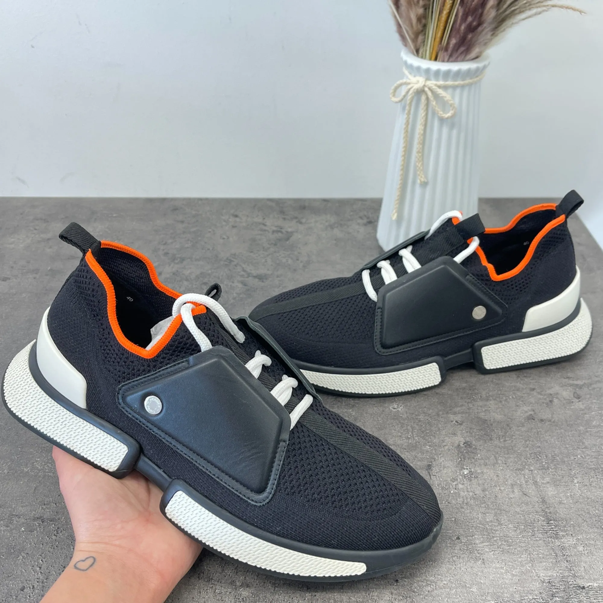 Men's Expert Low Trainers Black Size EU 40 / UK 6