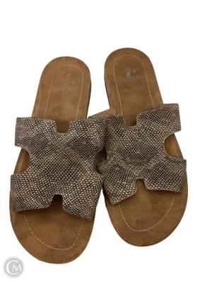 Sandals Flats By Corkys In Gold, Size: 9
